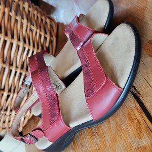 SAS Sandals sz 9 Red Tripad Comfort
